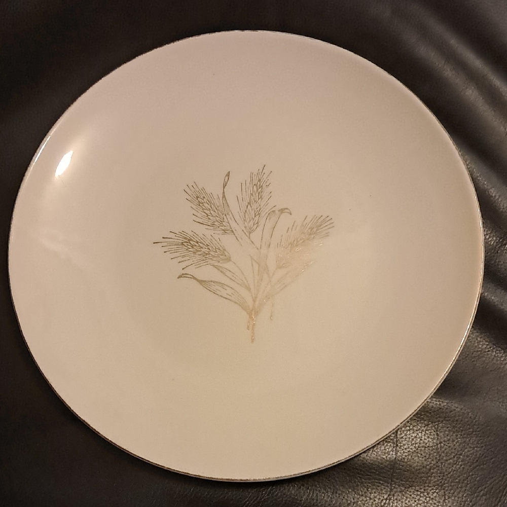 Knowles Cream Wheat Dinnerware Plate with Elegant Design
